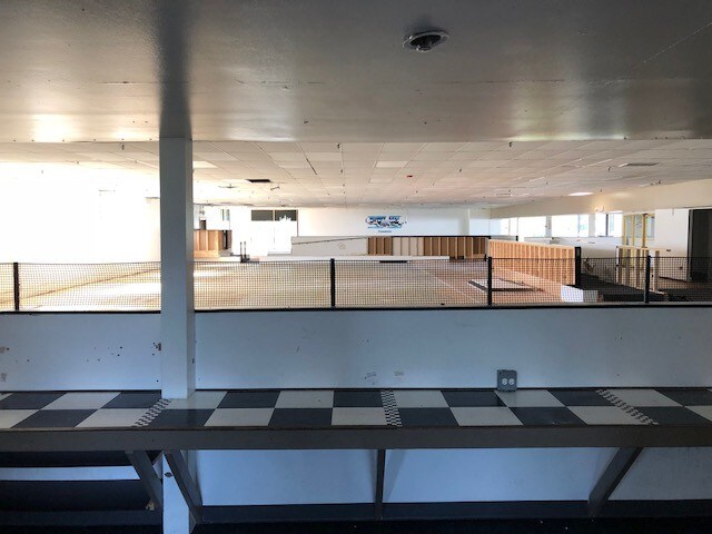 More Photos Of 1000 W Northwest Hwy, Arlington Heights Freestanding For Sale