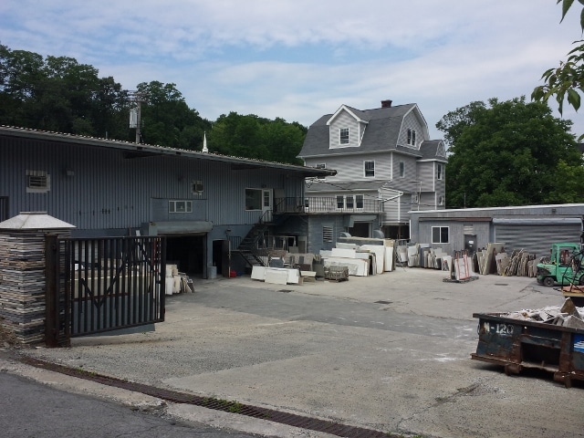 More Photos Of 560 Tarrytown Rd, White Plains Freestanding For Lease