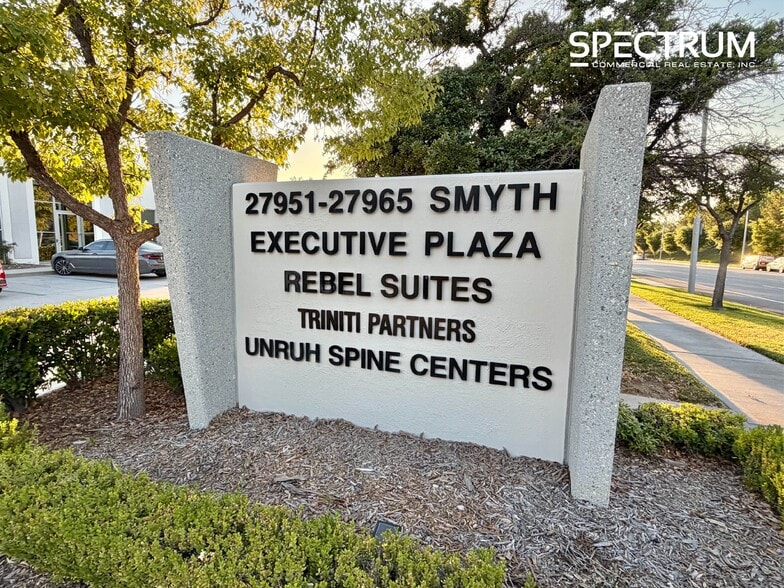 More Photos Of 27951 Smyth Dr, Valencia Office For Sale