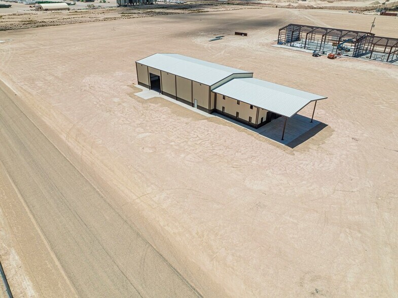 More Photos Of 16751 W Basin St, Odessa Warehouse For Lease