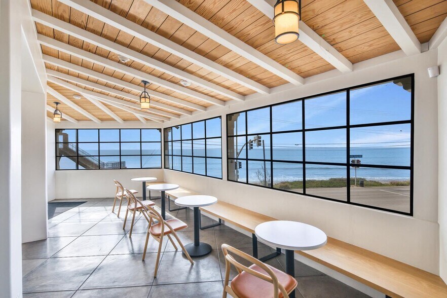More Photos Of 17575 Pacific Coast Hwy, Pacific Palisades Loft Creative Space For Lease