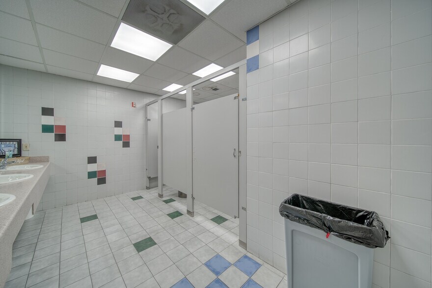 More Photos Of 7500 NW 52nd St, Miami Medical For Lease
