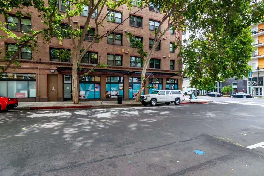 More Photos Of 5529-5533 Hollywood Blvd, Los Angeles Apartments For Lease