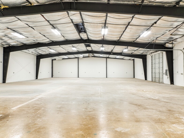More Photos Of 14732 Bulverde Rd, San Antonio Warehouse For Lease