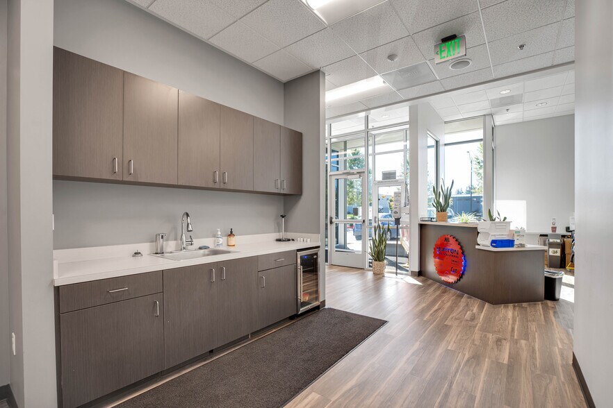 More Photos Of 5504 S 11th St, Ridgefield Distribution For Lease