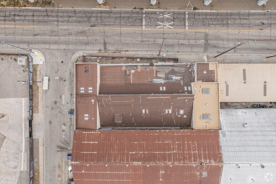 More Photos Of 4933 San Leandro St, Oakland Warehouse For Lease