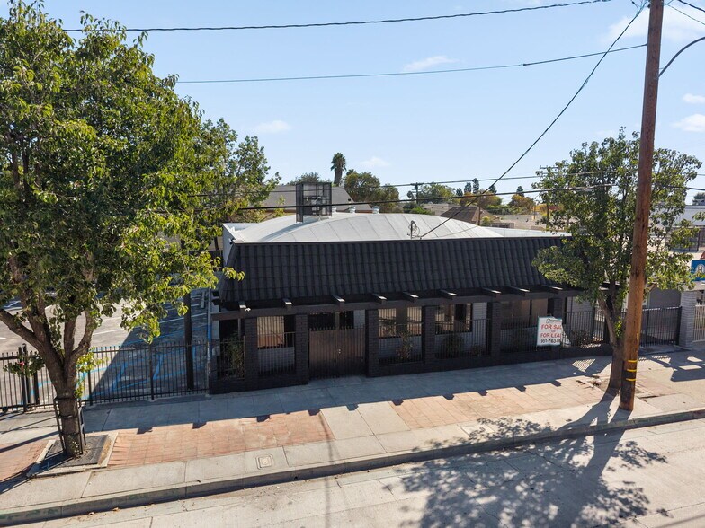 More Photos Of 570 N Towne Ave, Pomona Storefront Retail Office For Sale