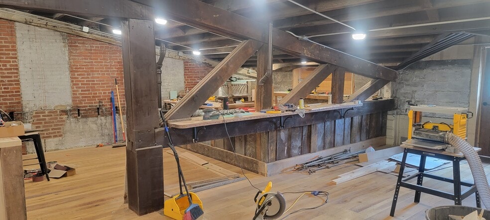 More Photos Of 238 W Main St, Abingdon Storefront Retail Office For Lease