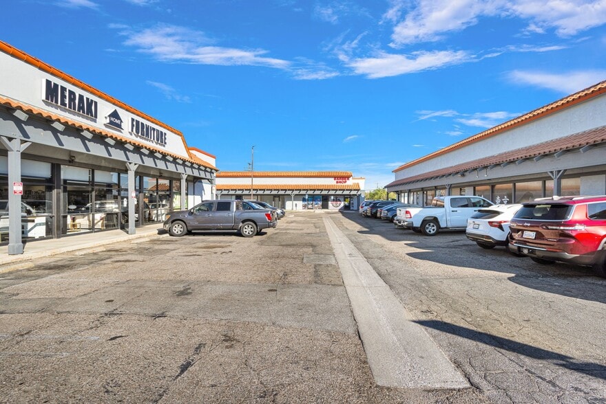More Photos Of 14741 7th St, Victorville General Retail For Sale