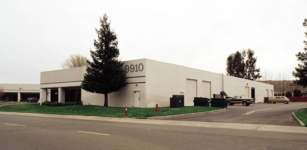 More Photos Of 9910 Horn Rd, Sacramento Warehouse For Lease