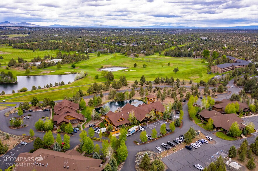 More Photos Of 7535 Falcon Crest Dr, Redmond Restaurant For Sale
