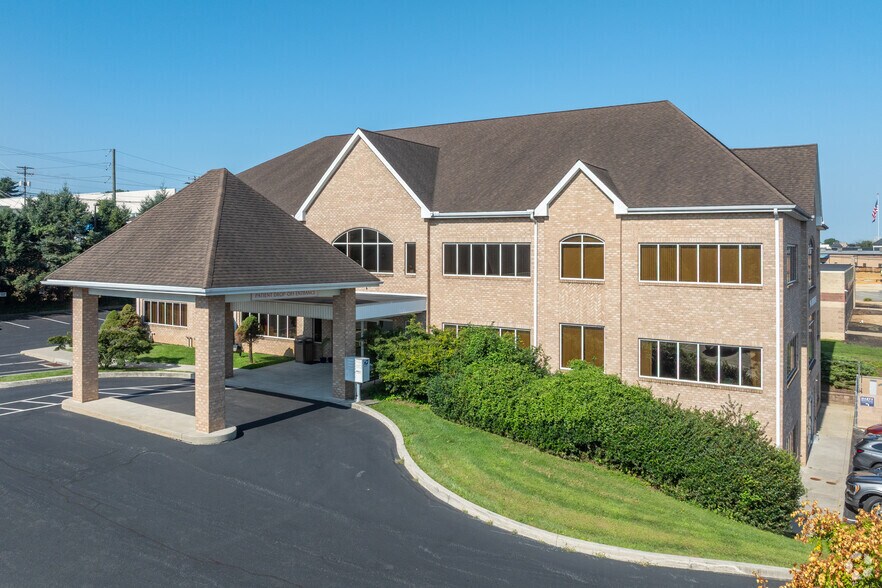 More Photos Of 90 Good Dr, Lancaster Medical For Lease