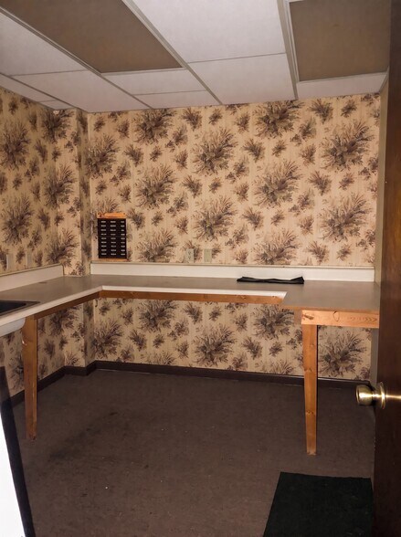 More Photos Of 302 W Main St, Bowling Green Healthcare For Sale