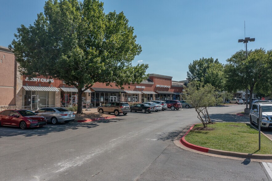 More Photos Of Brodie Ln @ SEC Brodie Ln & Hwy 290 W, Sunset Valley Unknown For Lease