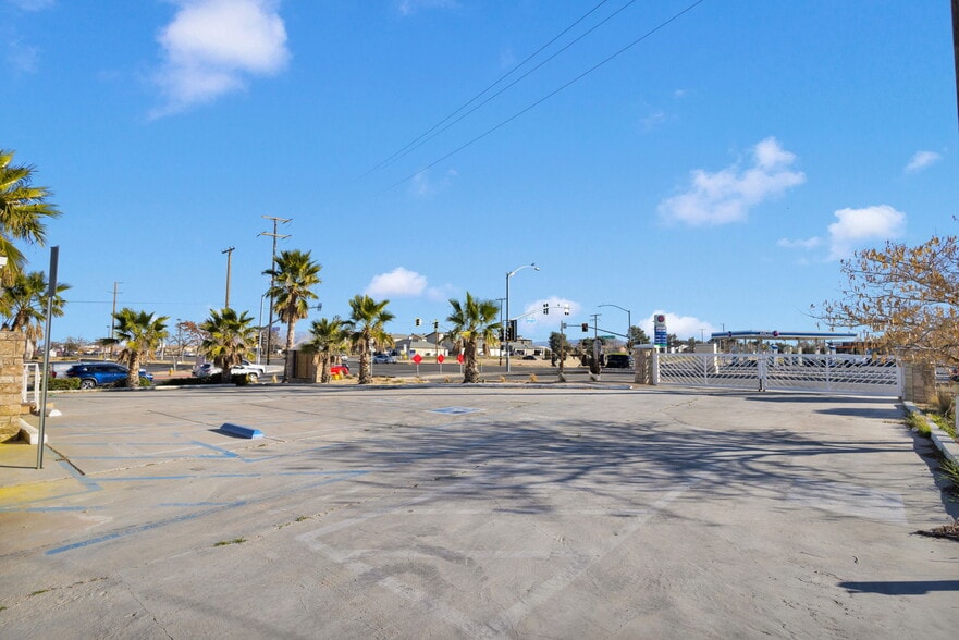 More Photos Of 16088 Outer Bear Valley Rd, Victorville Office For Lease