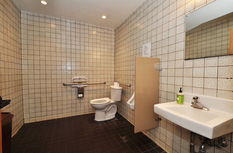 More Photos Of 231 Old Bernal Ave, Pleasanton Office For Lease