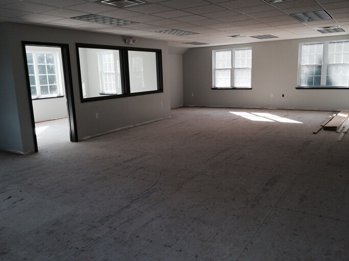 More Photos Of 10 Main St, Ballston Lake Office For Lease