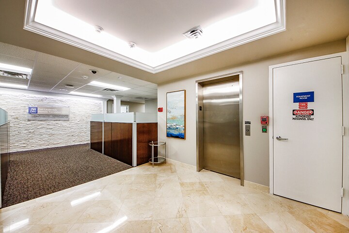 More Photos Of 5300 N Federal Hwy, Fort Lauderdale Office For Sale