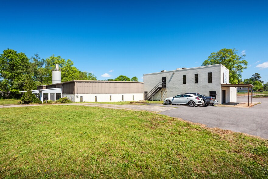 More Photos Of 311-333 Oakdale Rd, Charlotte Food Processing For Sale