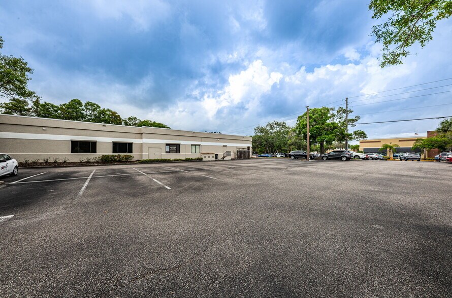 More Photos Of 3023 Eastland Blvd, Clearwater Office For Sale