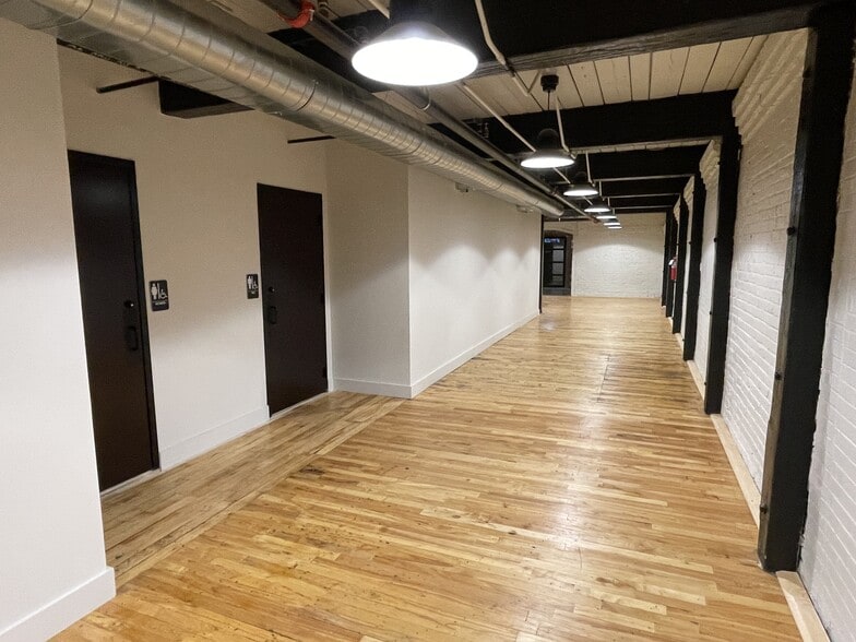 More Photos Of 701 Easley Bridge Rd, Greenville General Retail For Lease