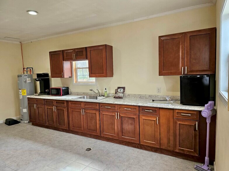 More Photos Of 23122 S NC Highway 109, Denton Specialty For Lease