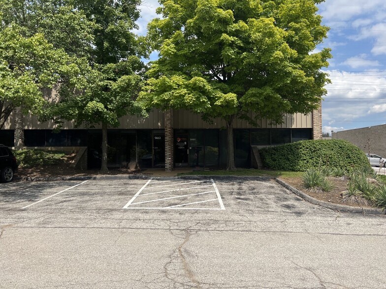 More Photos Of 9461-9575 Dielman Rock Island Dr, Olivette Flex For Lease