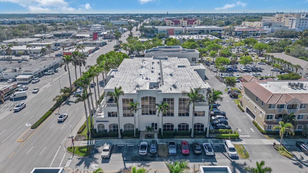 More Photos Of 599 9th St N, Naples Medical For Lease