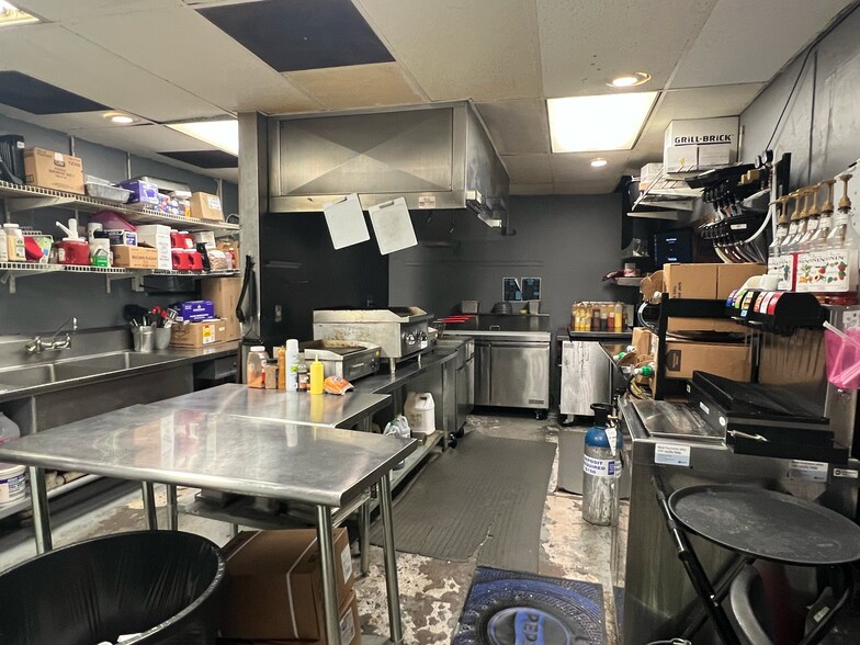 More Photos Of 821 W Broadway St, Muskogee Restaurant For Sale