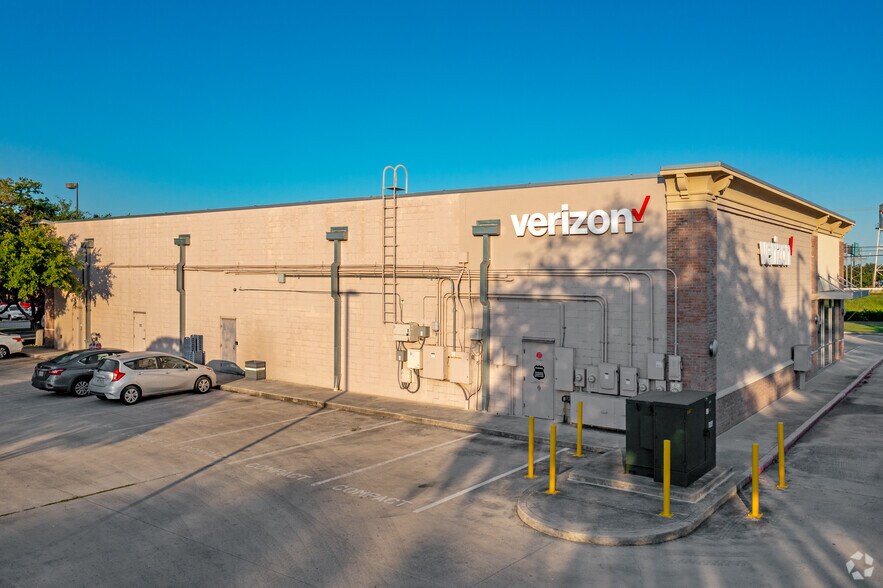 More Photos Of 9123 N Loop 1604 W, San Antonio Unknown For Lease