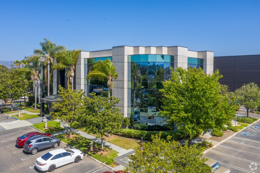 More Photos Of 221 W Crest St, Escondido Office For Sale