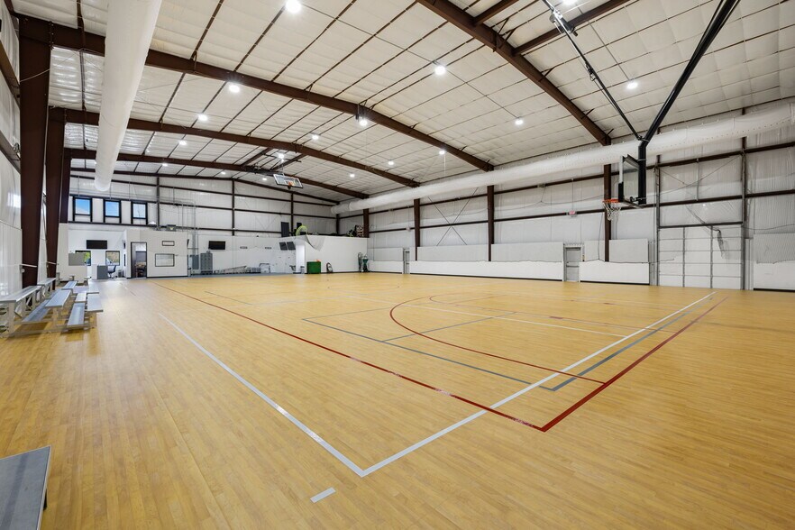 More Photos Of 3312 Schlipf Rd, Katy Sports And Entertainment For Lease