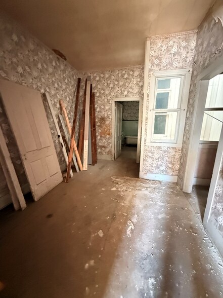 More Photos Of 130 W Main St, Westfield Flex For Sale