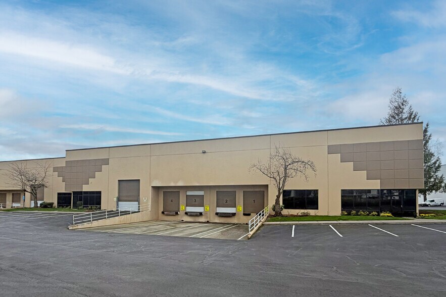 More Photos Of 27350 SW 95th Ave, Wilsonville Unknown For Lease