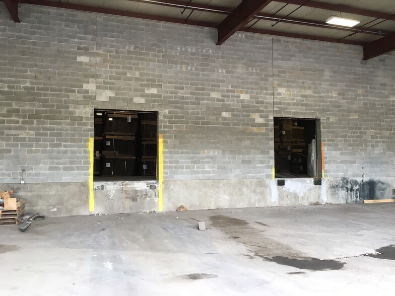 More Photos Of 1210 Route 9, South Schodack Warehouse For Lease