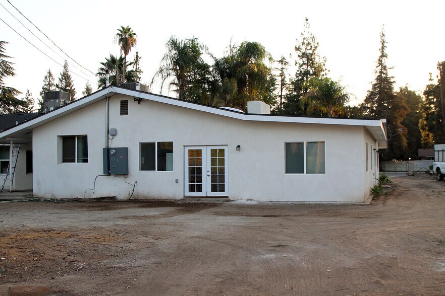 More Photos Of 1636 S Clovis Ave, Fresno Specialty For Sale