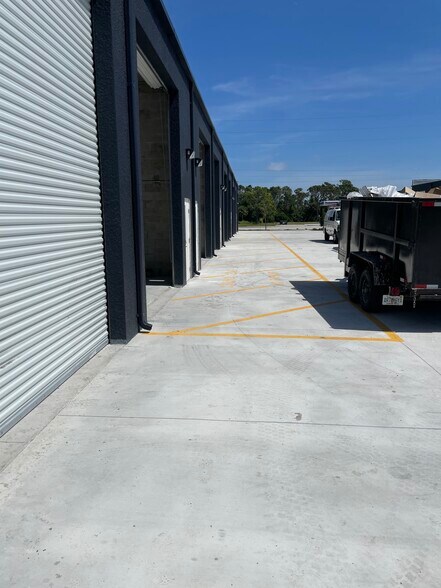 More Photos Of 2720 Placida Rd, Englewood Self Storage For Sale