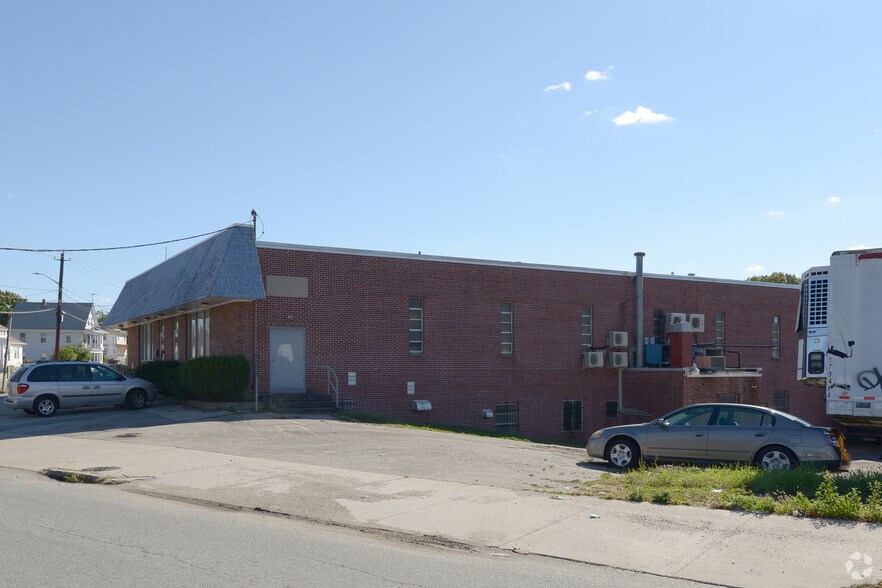 More Photos Of 136 Silver Lake Ave, Providence Warehouse For Lease