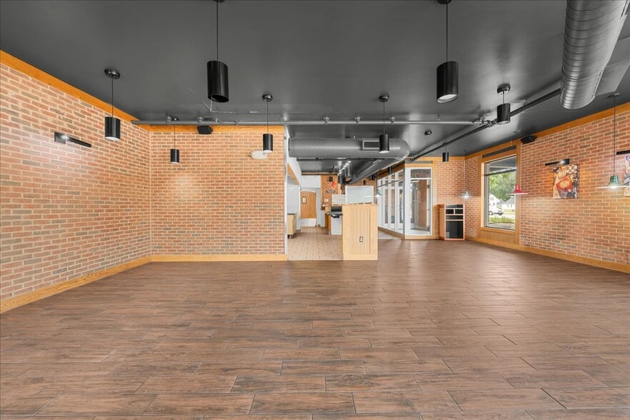 More Photos Of 1550 Larpenteur Ave W, Falcon Heights Apartments For Lease