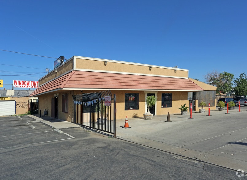 Primary Photo Of 2112 E California Ave, Bakersfield Restaurant For Sale