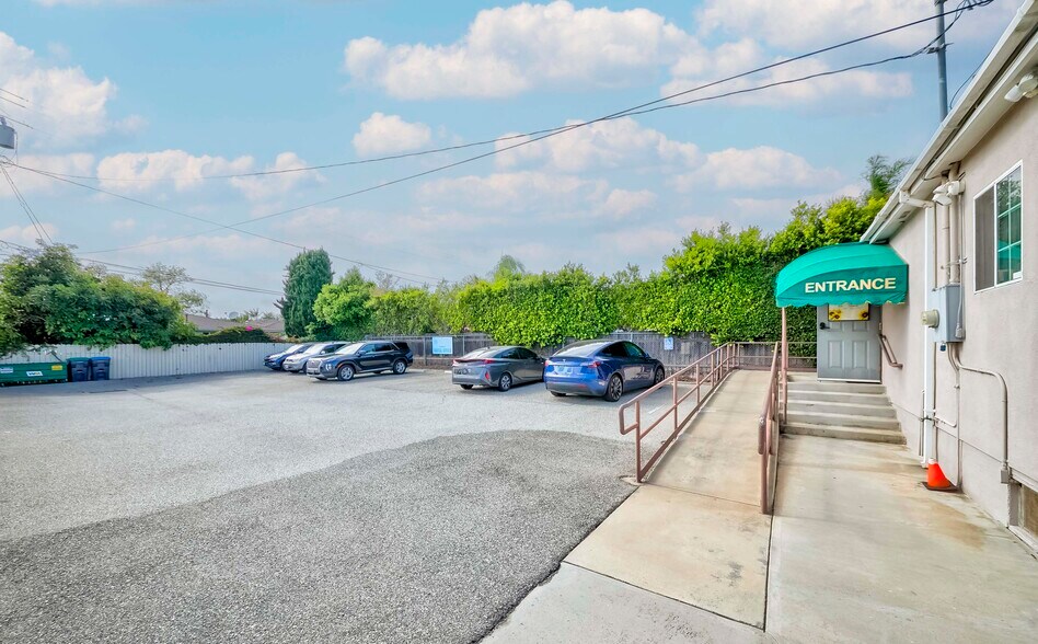 More Photos Of 1629 Crenshaw Blvd, Torrance Office Residential For Sale