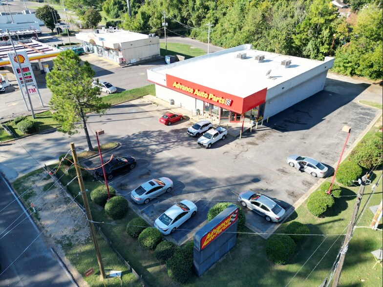 More Photos Of 3535 Elvis Presley Blvd, Memphis General Retail For Sale