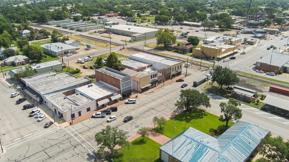 More Photos Of 1116 Austin St, Hempstead Storefront Retail Office For Sale