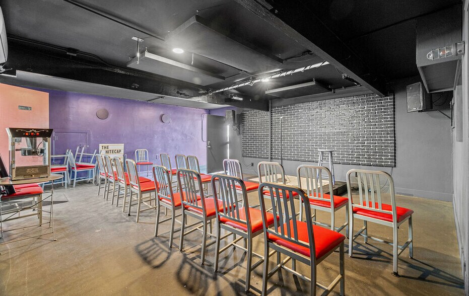 More Photos Of 2200 W Burbank Blvd, Burbank Freestanding For Sale