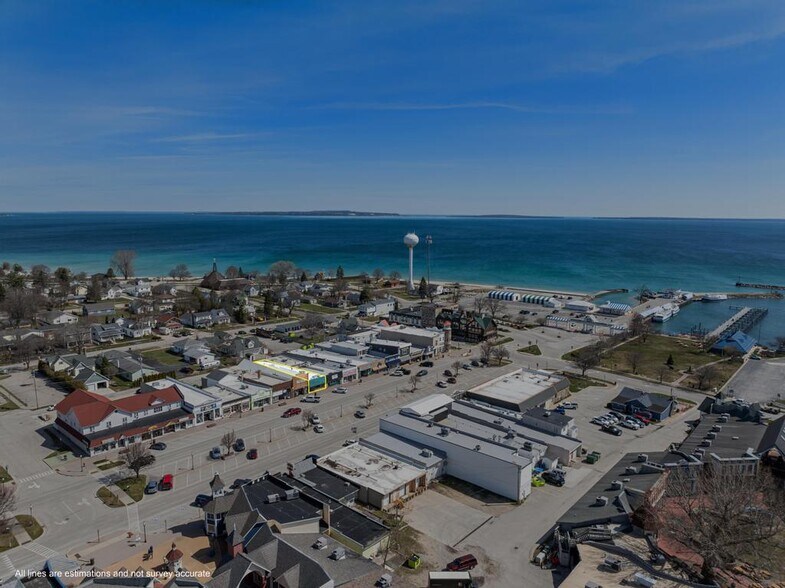 More Photos Of 311 E Central Ave, Mackinaw City Storefront For Sale