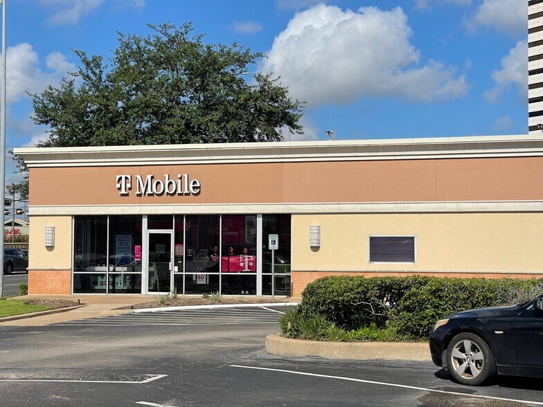 Primary Photo Of 5602 Westheimer Rd, Houston Unknown For Lease