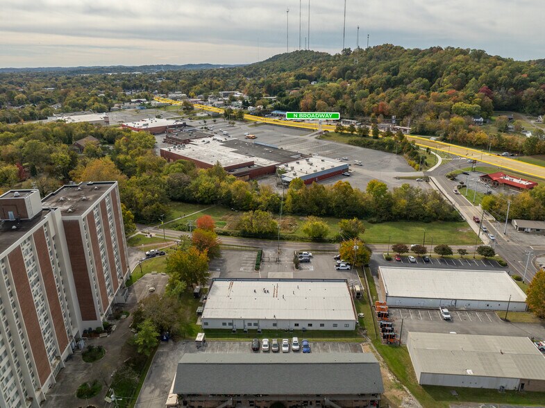 More Photos Of 4440 Walker Blvd, Knoxville Flex For Sale