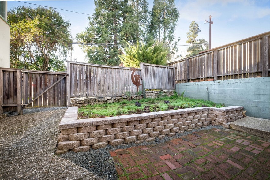 More Photos Of 246 S Church St, Grass Valley Specialty For Lease