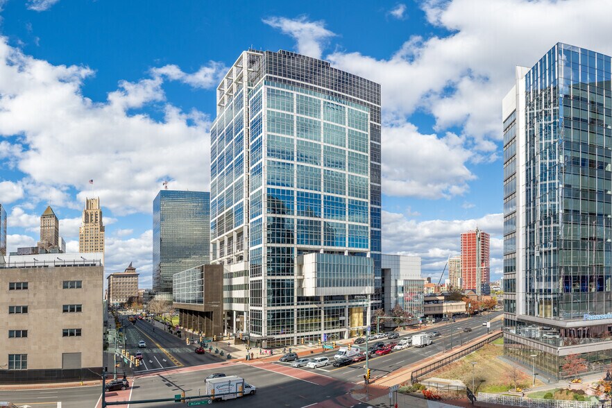 More Photos Of 1085 Raymond Blvd, Newark Office For Lease