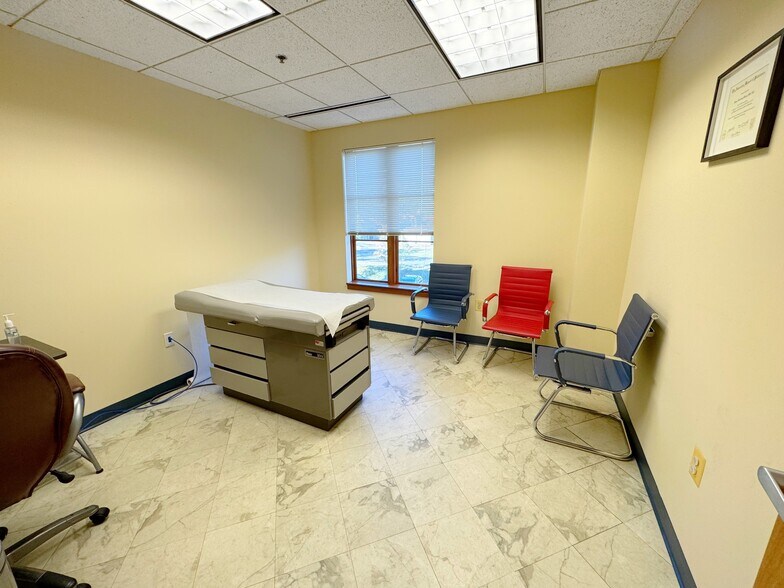 More Photos Of 8609 Sudley Rd, Manassas Medical For Sale